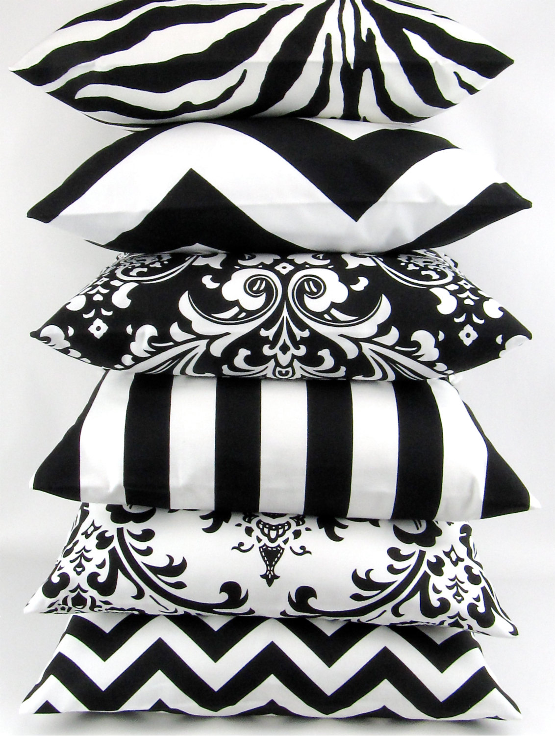 black&whitepillows1000